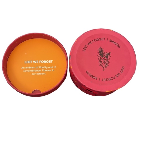 Erstwilder’s mini L”Leets not Forget” brooch. New in box - Picture 6 of 6